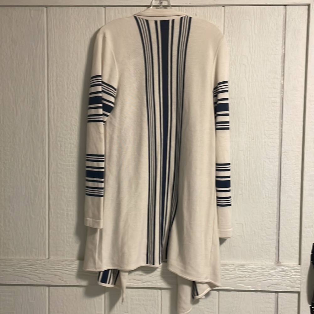 Poncho - Picture 3 of 4